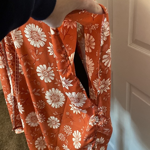 Maurices Kimono Cardigan Cover-Up One Size Orange/Rust w/ White Flowers NWT - Picture 3 of 7